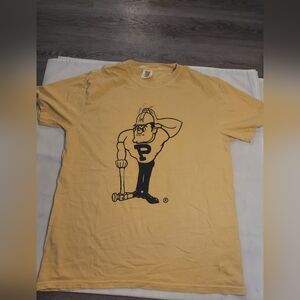 This retro vintage Purdue Boilermakers shirt in size L .Pre-owned.